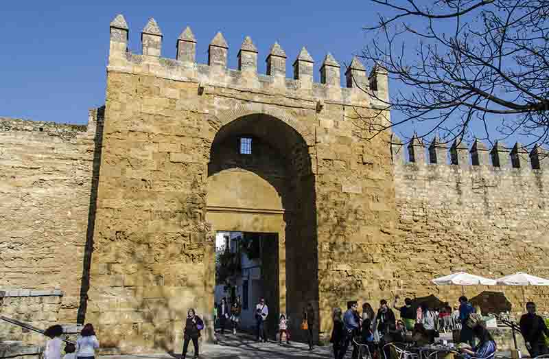 Córdoba 160 - Puerta Almodóvar.jpg